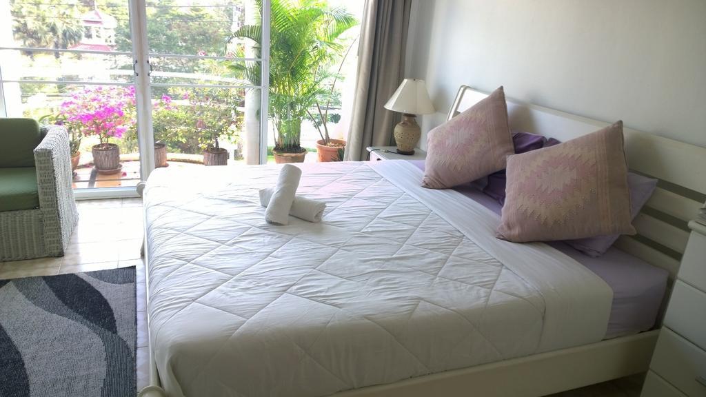Corner Cafe Bed & Breakfast 华欣 外观 照片