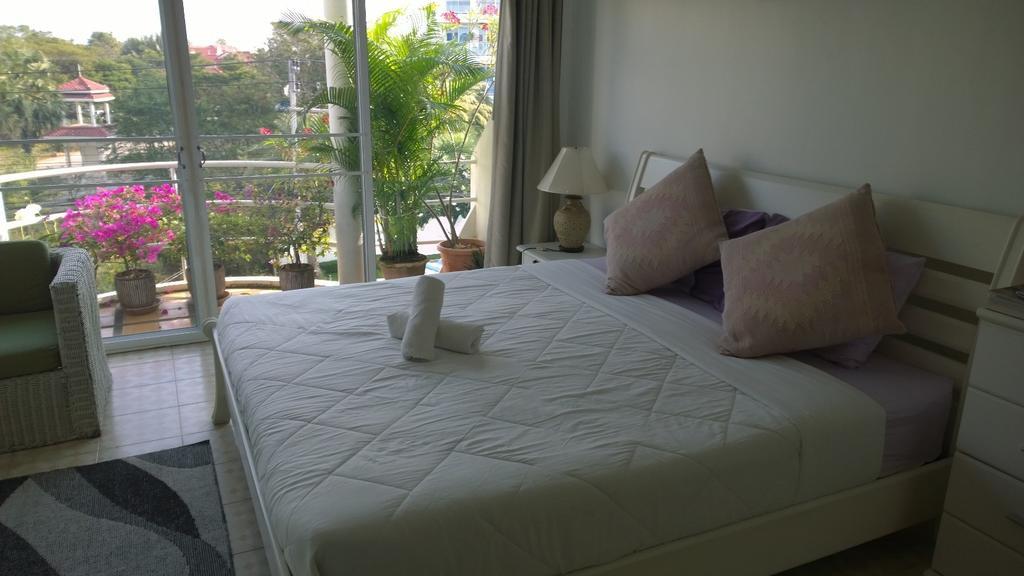 Corner Cafe Bed & Breakfast 华欣 外观 照片