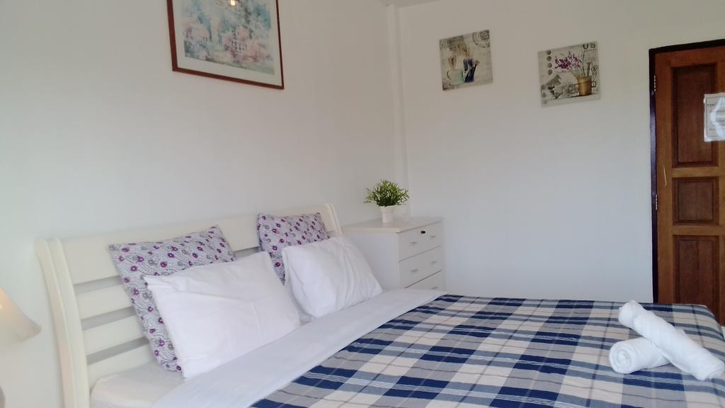 Corner Cafe Bed & Breakfast 华欣 外观 照片