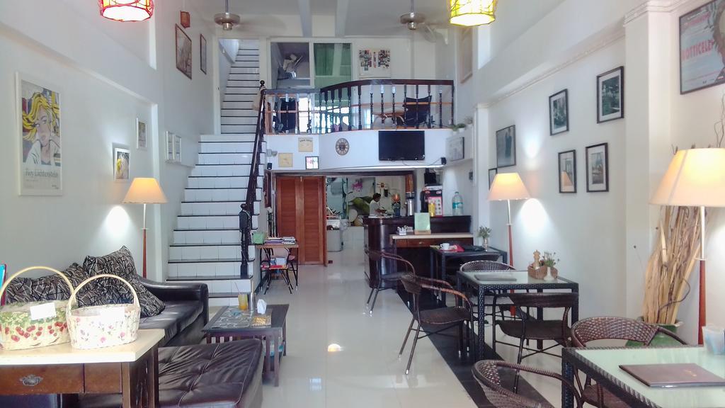Corner Cafe Bed & Breakfast 华欣 外观 照片
