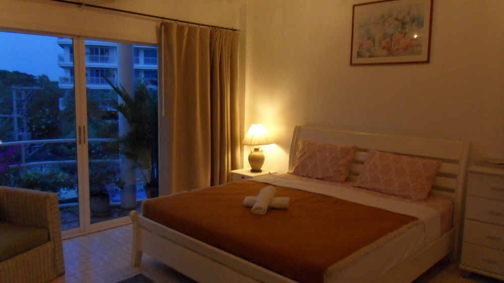 Corner Cafe Bed & Breakfast 华欣 外观 照片