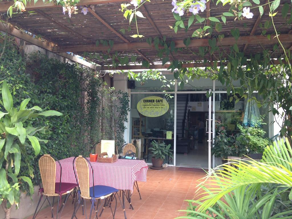 Corner Cafe Bed & Breakfast 华欣 外观 照片